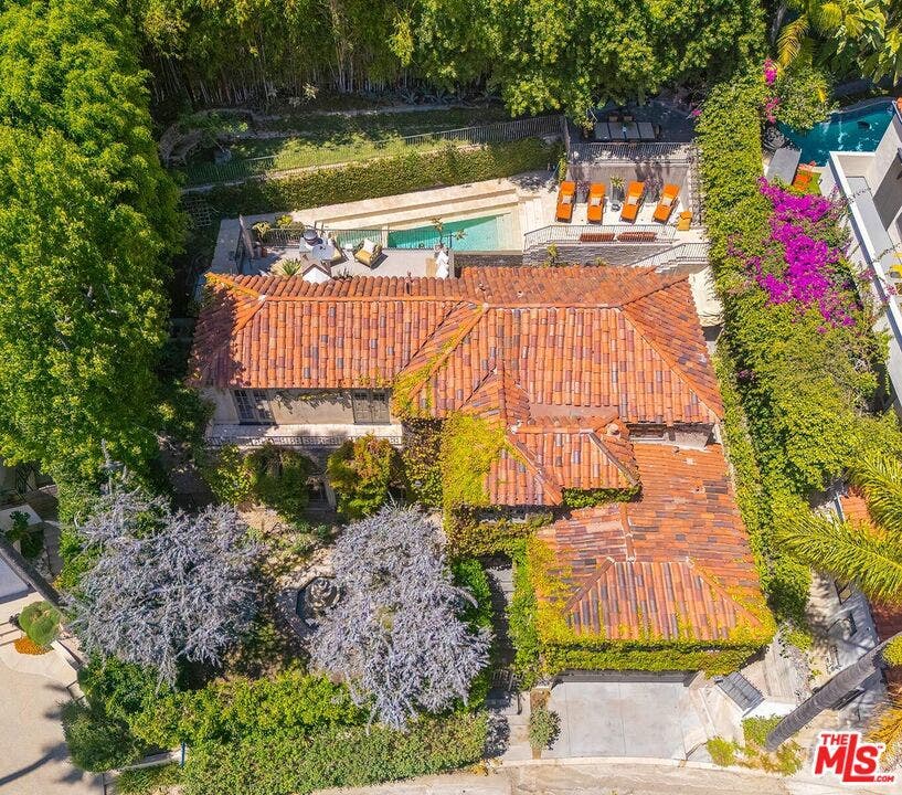 3300 N Knoll Drive, Los Angeles, CA 90068 3300 N Knoll Drive, Los Angeles, CA 90068