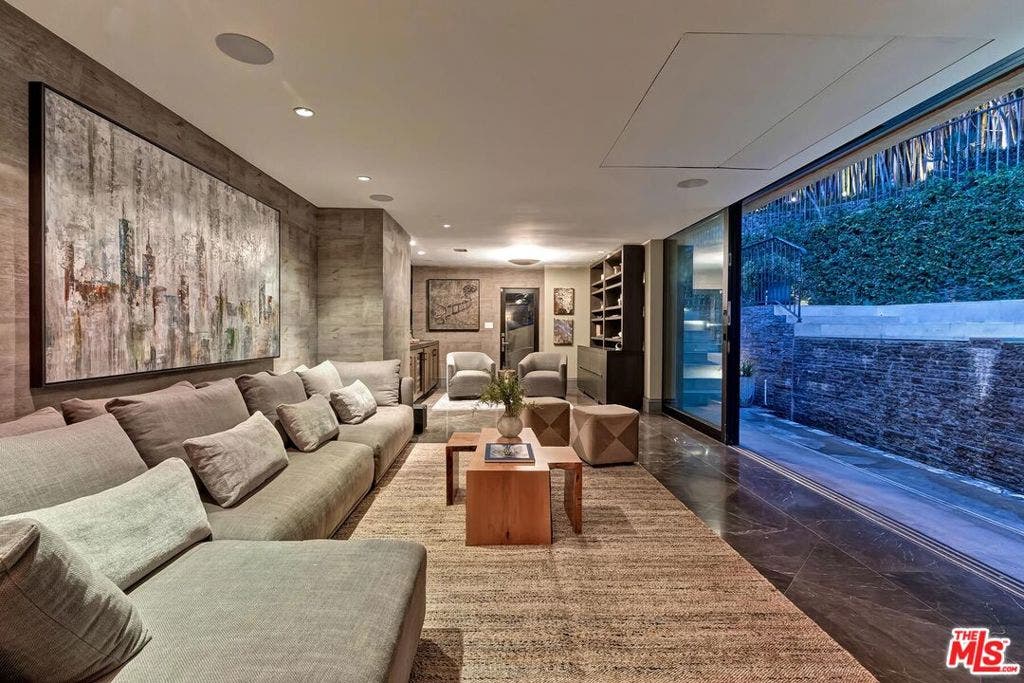3300 N Knoll Drive, Los Angeles, CA 90068 3300 N Knoll Drive, Los Angeles, CA 90068
