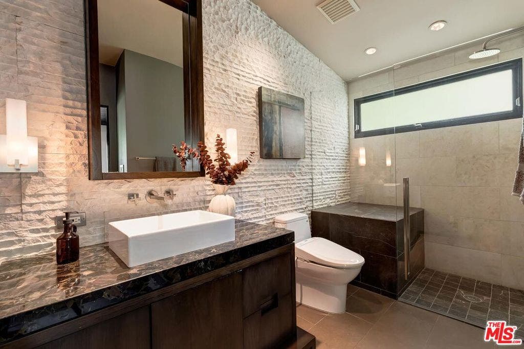 3300 N Knoll Drive, Los Angeles, CA 90068 3300 N Knoll Drive, Los Angeles, CA 90068