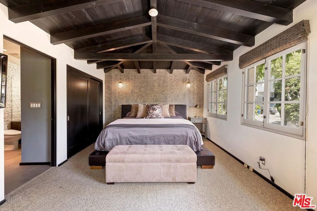 3300 N Knoll Drive, Los Angeles, CA 90068 3300 N Knoll Drive, Los Angeles, CA 90068