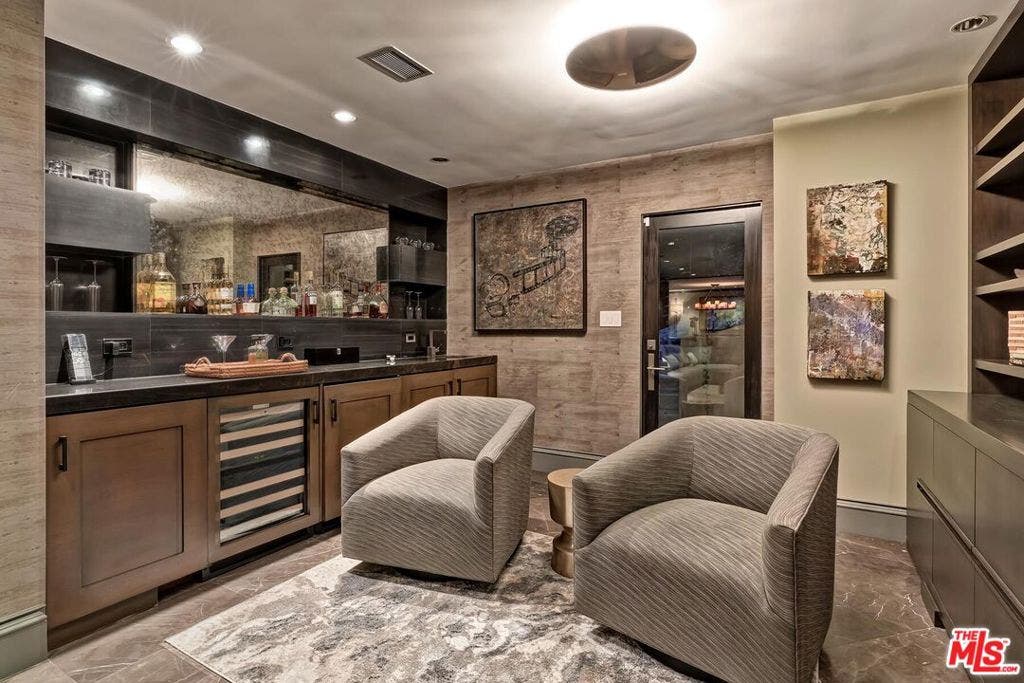 3300 N Knoll Drive, Los Angeles, CA 90068 3300 N Knoll Drive, Los Angeles, CA 90068