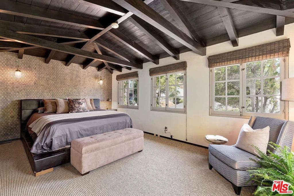 3300 N Knoll Drive, Los Angeles, CA 90068 3300 N Knoll Drive, Los Angeles, CA 90068