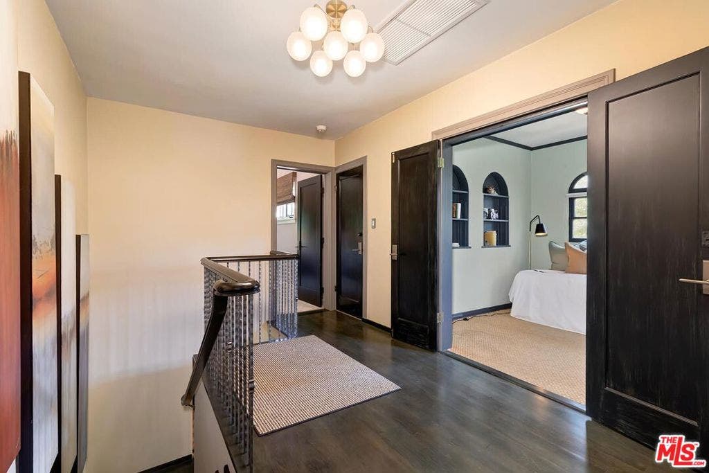 3300 N Knoll Drive, Los Angeles, CA 90068 3300 N Knoll Drive, Los Angeles, CA 90068