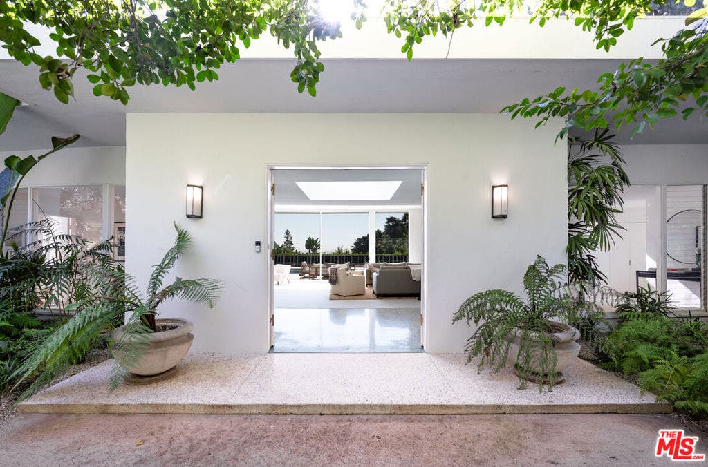 1121 Loma Vista Drive, Beverly Hills, CA 90210 1121 Loma Vista Drive, Beverly Hills, CA 90210