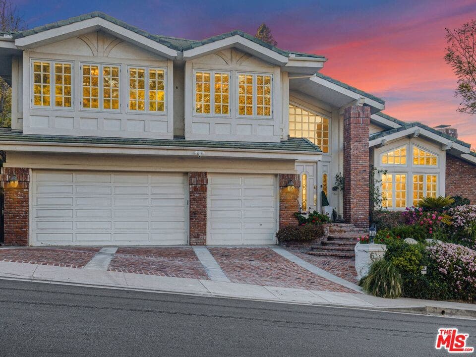 6111 County Oak Road, Woodland Hills, CA 91367 6111 County Oak Road, Woodland Hills, CA 91367
