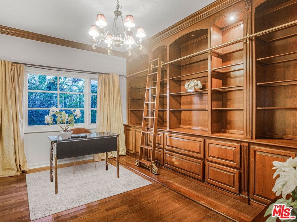 6111 County Oak Road, Woodland Hills, CA 91367 6111 County Oak Road, Woodland Hills, CA 91367