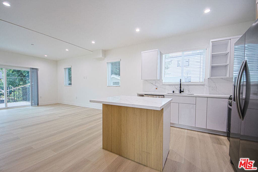 1321 N June Street, #1, Los Angeles, CA 90028 1321 N June Street, #1, Los Angeles, CA 90028