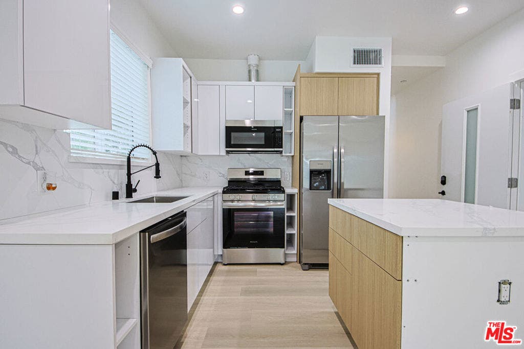 1321 N June Street, #1, Los Angeles, CA 90028 1321 N June Street, #1, Los Angeles, CA 90028