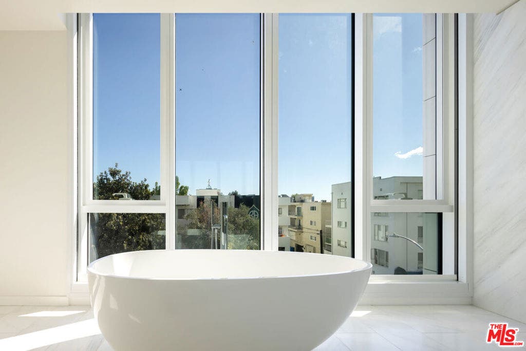 9000 W 3rd Street, #208, Los Angeles, CA 90048