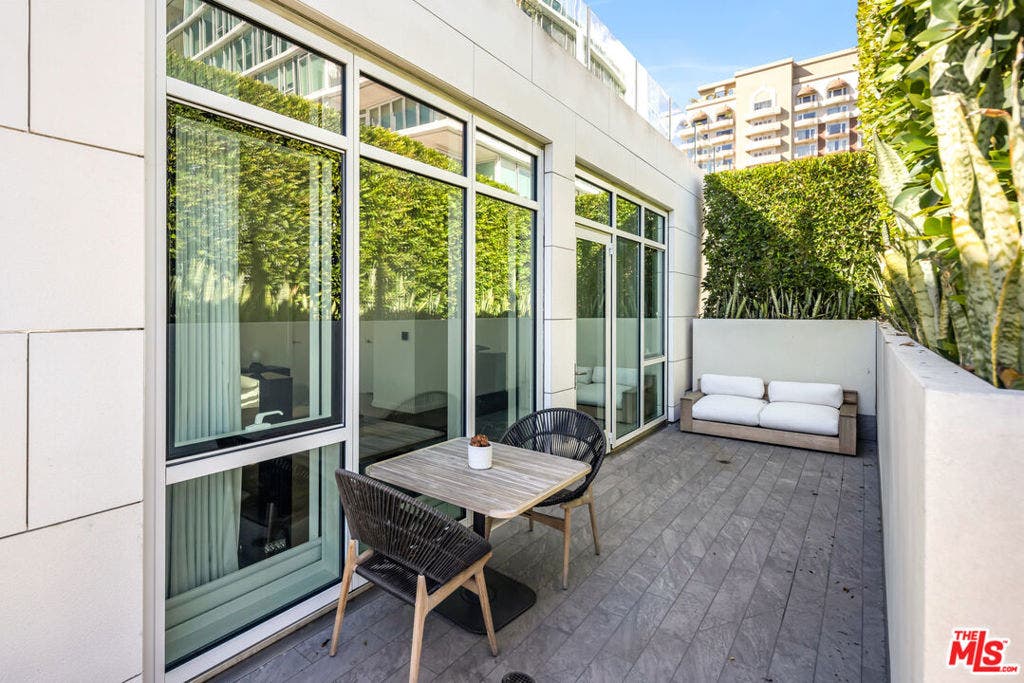 9000 W 3rd Street, #208, Los Angeles, CA 90048