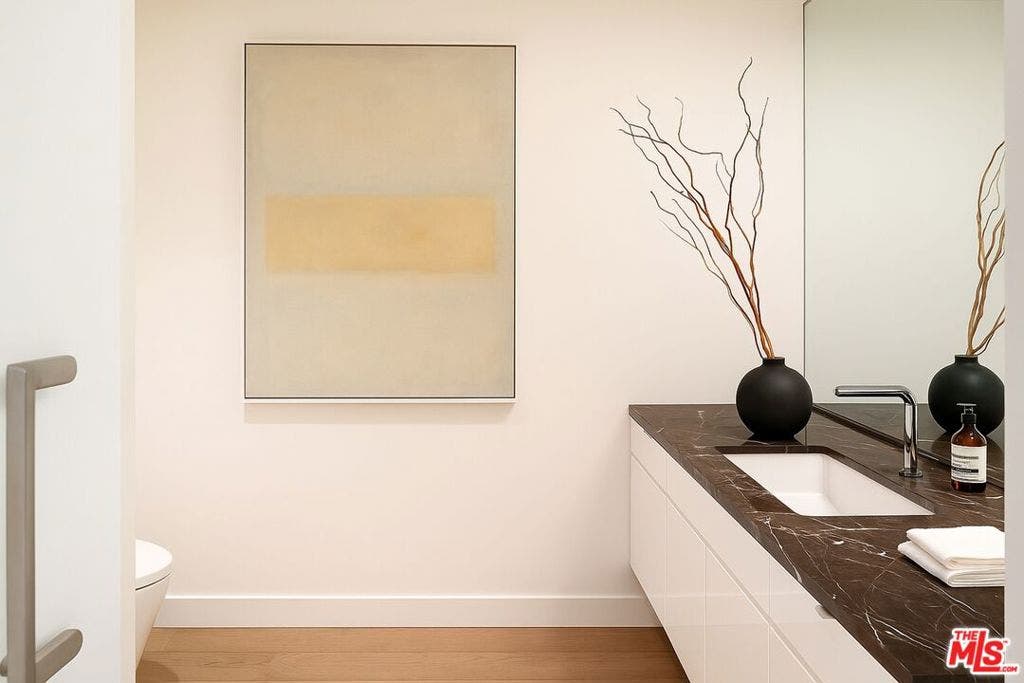 9000 W 3rd Street, #208, Los Angeles, CA 90048