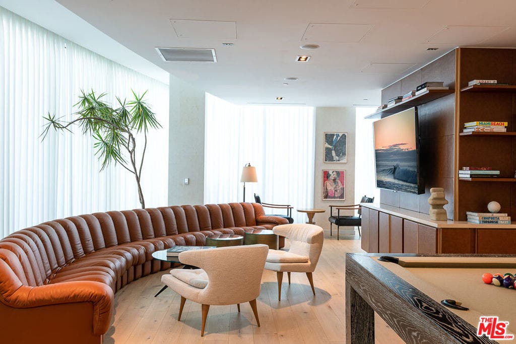 9000 W 3rd Street, #208, Los Angeles, CA 90048