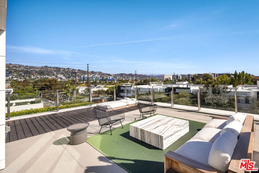 9000 W 3rd Street, #208, Los Angeles, CA 90048