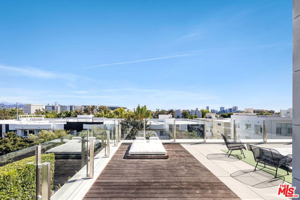 9000 W 3rd Street, #208, Los Angeles, CA 90048