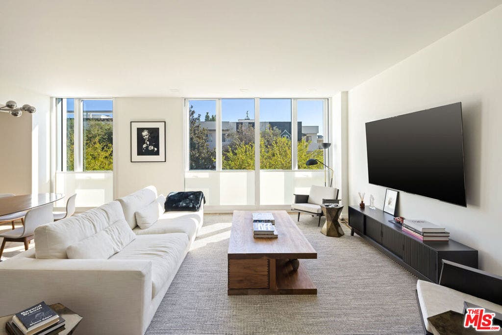 9000 W 3rd Street, #208, Los Angeles, CA 90048