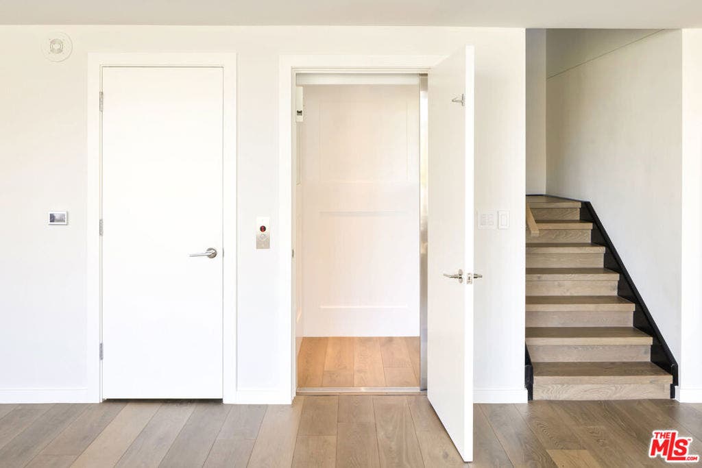 9000 W 3rd Street, #208, Los Angeles, CA 90048
