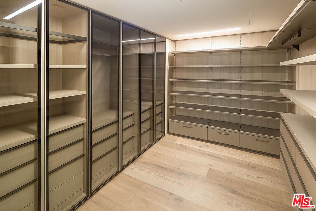9000 W 3rd Street, #208, Los Angeles, CA 90048