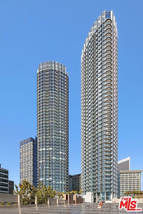 211 W Elm Court, #16B, Los Angeles, CA 90067 211 W Elm Court, #16B, Los Angeles, CA 90067