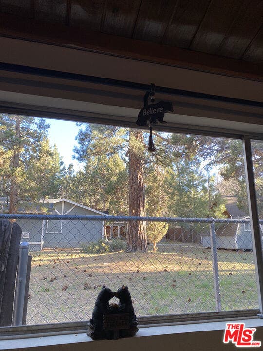 712 San Bernardino Avenue, Sugarloaf, CA 92386 712 San Bernardino Avenue, Sugarloaf, CA 92386