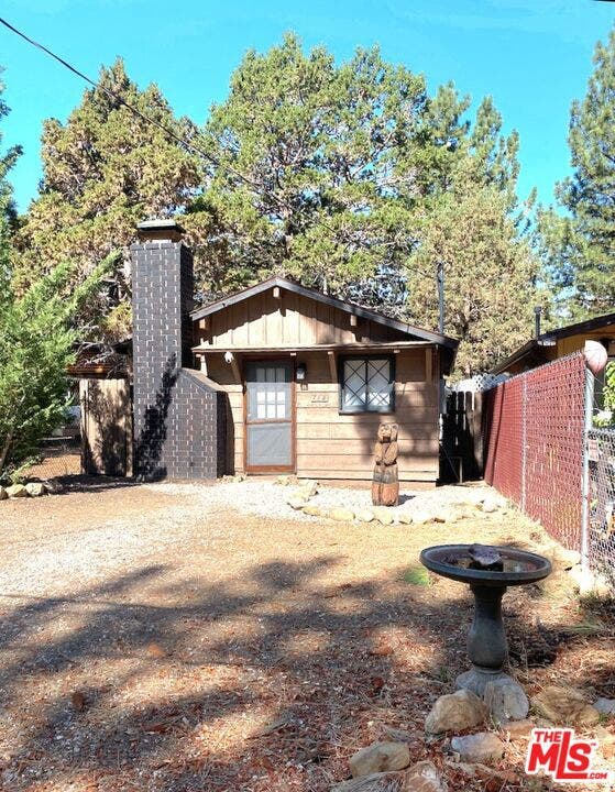 712 San Bernardino Avenue, Sugarloaf, CA 92386 712 San Bernardino Avenue, Sugarloaf, CA 92386