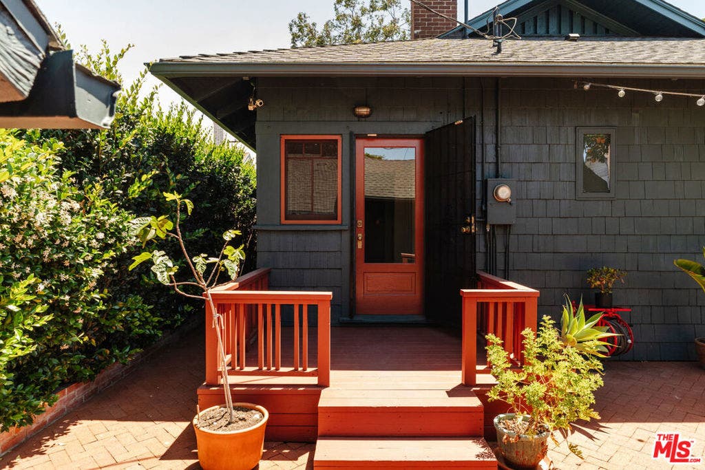 2915 S Budlong Avenue, Los Angeles, CA 90007 2915 S Budlong Avenue, Los Angeles, CA 90007