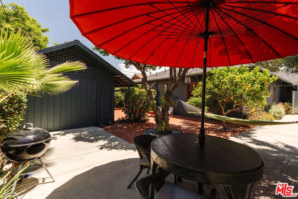 2915 S Budlong Avenue, Los Angeles, CA 90007 2915 S Budlong Avenue, Los Angeles, CA 90007