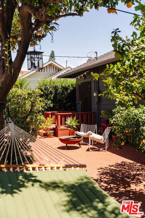 2915 S Budlong Avenue, Los Angeles, CA 90007 2915 S Budlong Avenue, Los Angeles, CA 90007