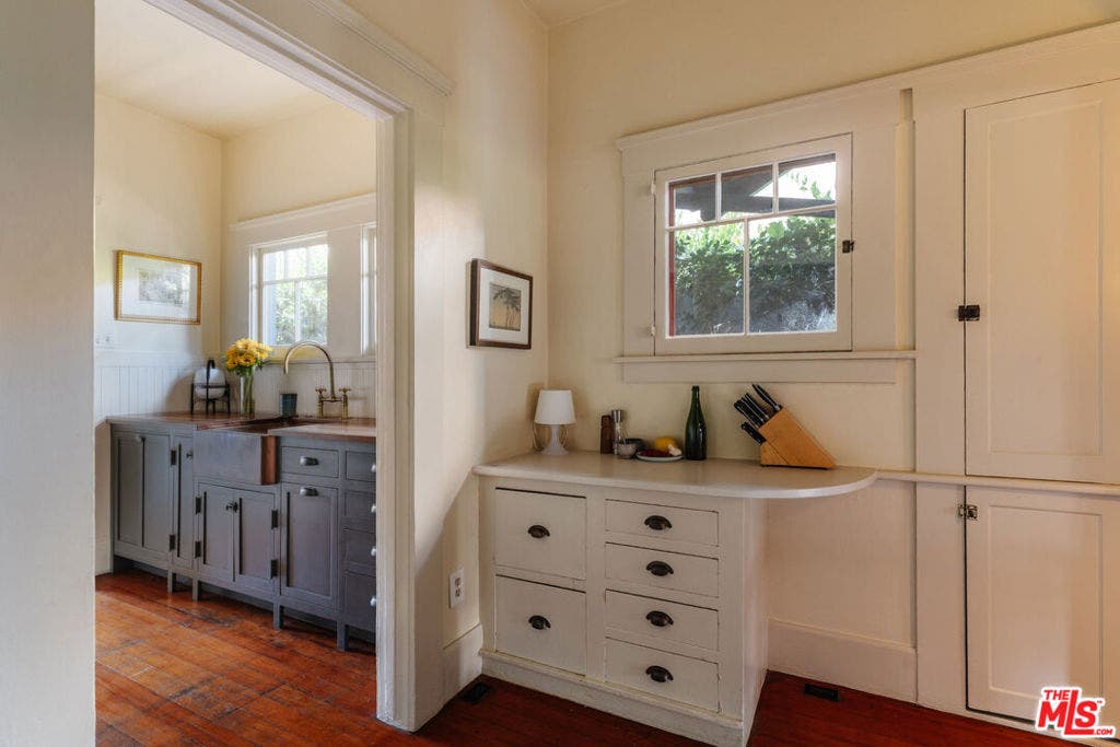 2915 S Budlong Avenue, Los Angeles, CA 90007 2915 S Budlong Avenue, Los Angeles, CA 90007