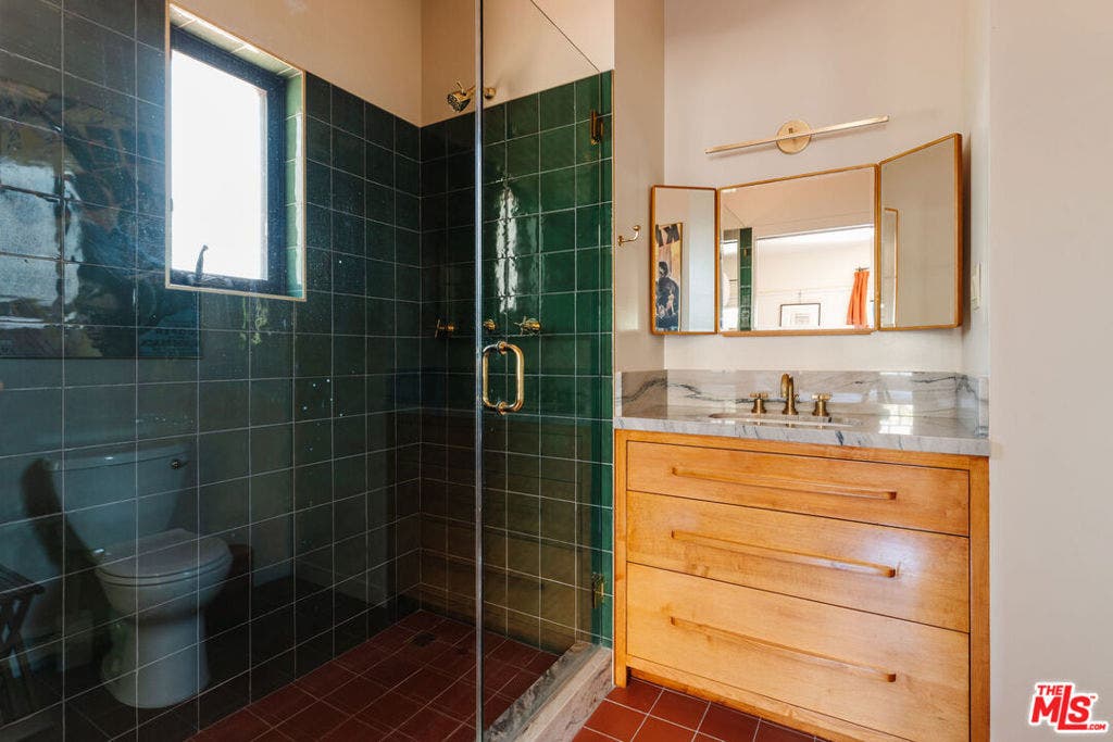 2915 S Budlong Avenue, Los Angeles, CA 90007 2915 S Budlong Avenue, Los Angeles, CA 90007