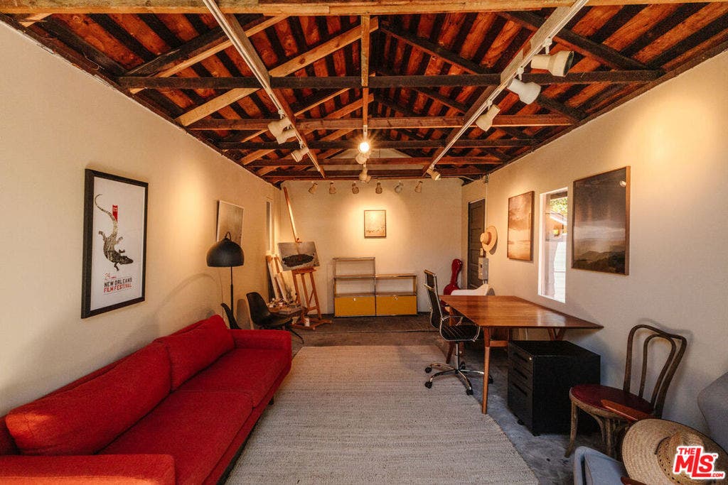 2915 S Budlong Avenue, Los Angeles, CA 90007 2915 S Budlong Avenue, Los Angeles, CA 90007