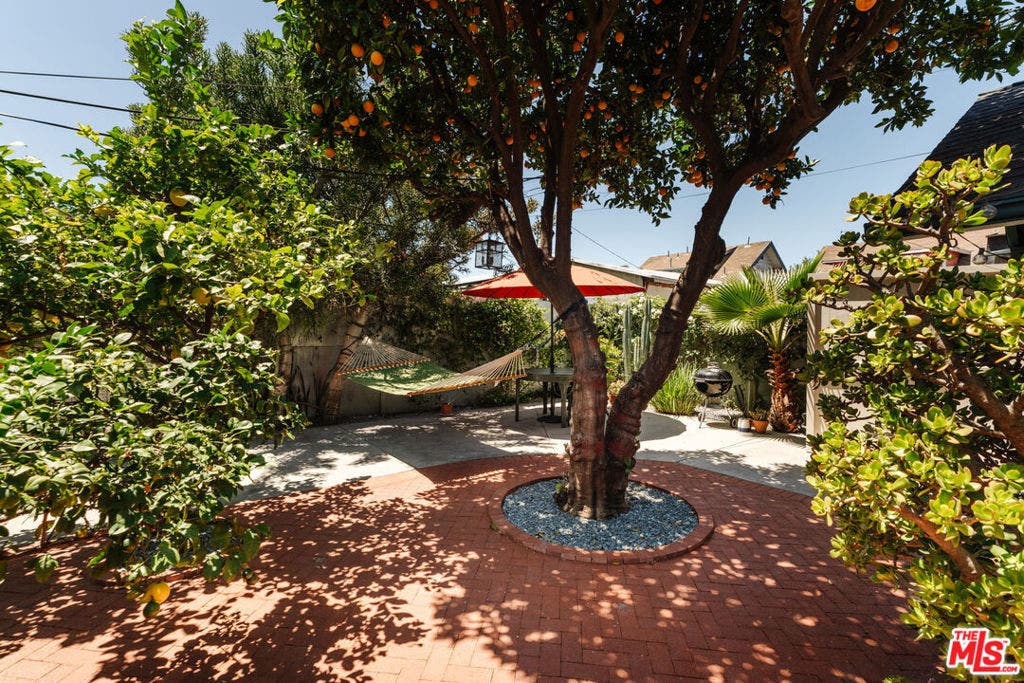 2915 S Budlong Avenue, Los Angeles, CA 90007 2915 S Budlong Avenue, Los Angeles, CA 90007