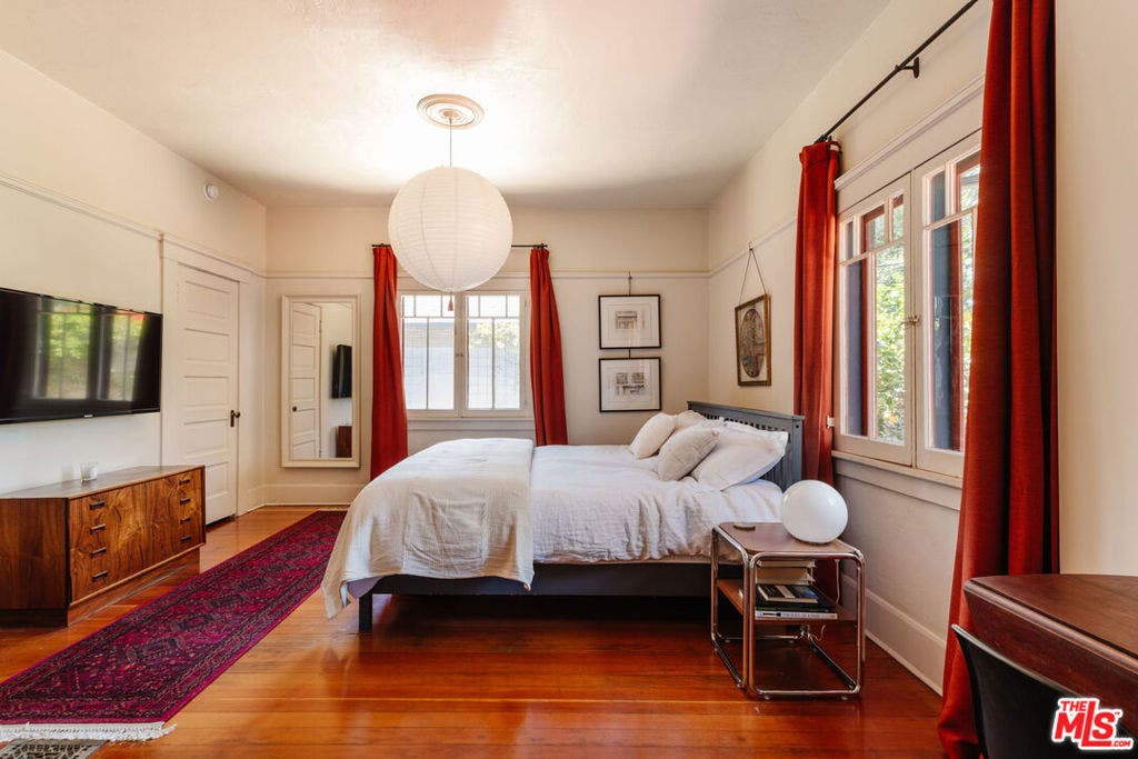 2915 S Budlong Avenue, Los Angeles, CA 90007 2915 S Budlong Avenue, Los Angeles, CA 90007