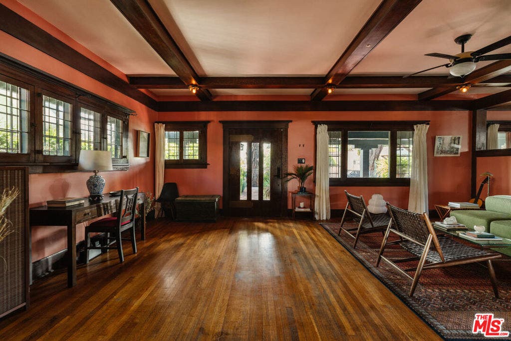2915 S Budlong Avenue, Los Angeles, CA 90007 2915 S Budlong Avenue, Los Angeles, CA 90007