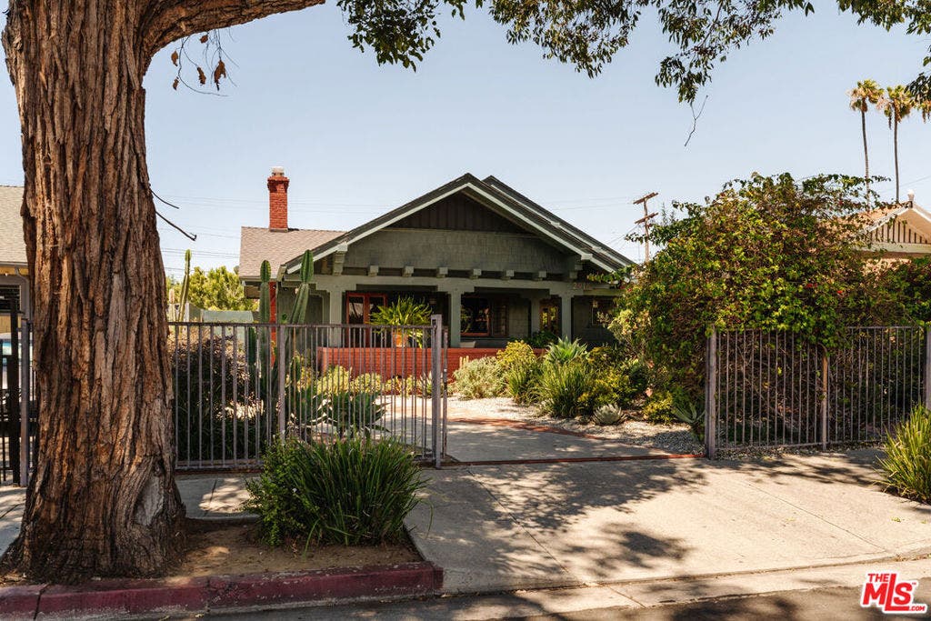 2915 S Budlong Avenue, Los Angeles, CA 90007 2915 S Budlong Avenue, Los Angeles, CA 90007