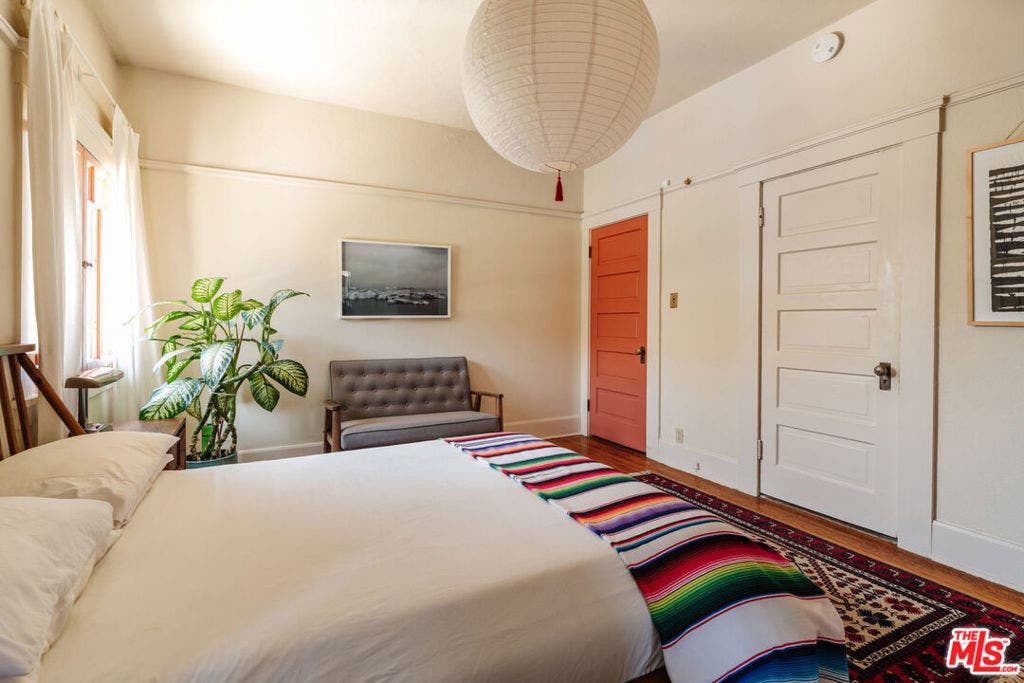 2915 S Budlong Avenue, Los Angeles, CA 90007 2915 S Budlong Avenue, Los Angeles, CA 90007