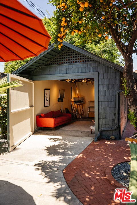 2915 S Budlong Avenue, Los Angeles, CA 90007 2915 S Budlong Avenue, Los Angeles, CA 90007