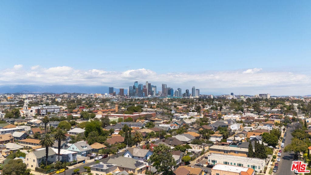 2915 S Budlong Avenue, Los Angeles, CA 90007 2915 S Budlong Avenue, Los Angeles, CA 90007