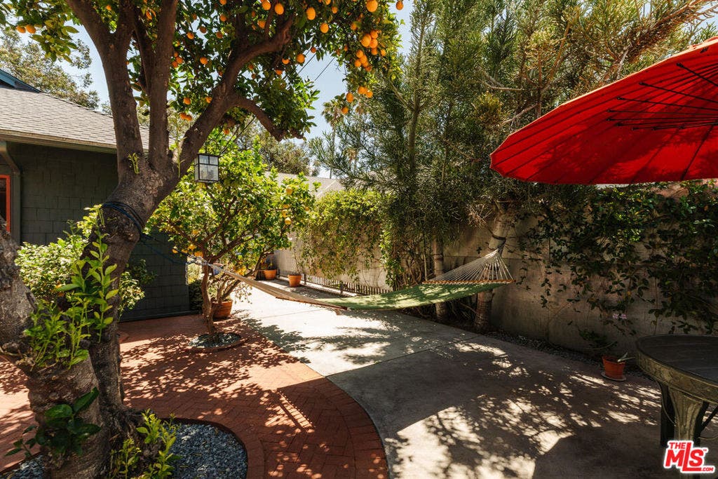 2915 S Budlong Avenue, Los Angeles, CA 90007 2915 S Budlong Avenue, Los Angeles, CA 90007