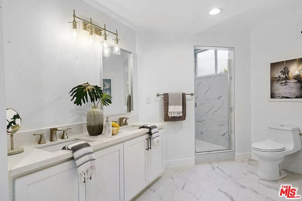 842 11th Street, Santa Monica, CA 90403 842 11th Street, Santa Monica, CA 90403