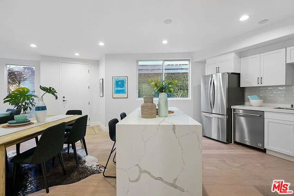 842 11th Street, Santa Monica, CA 90403 842 11th Street, Santa Monica, CA 90403