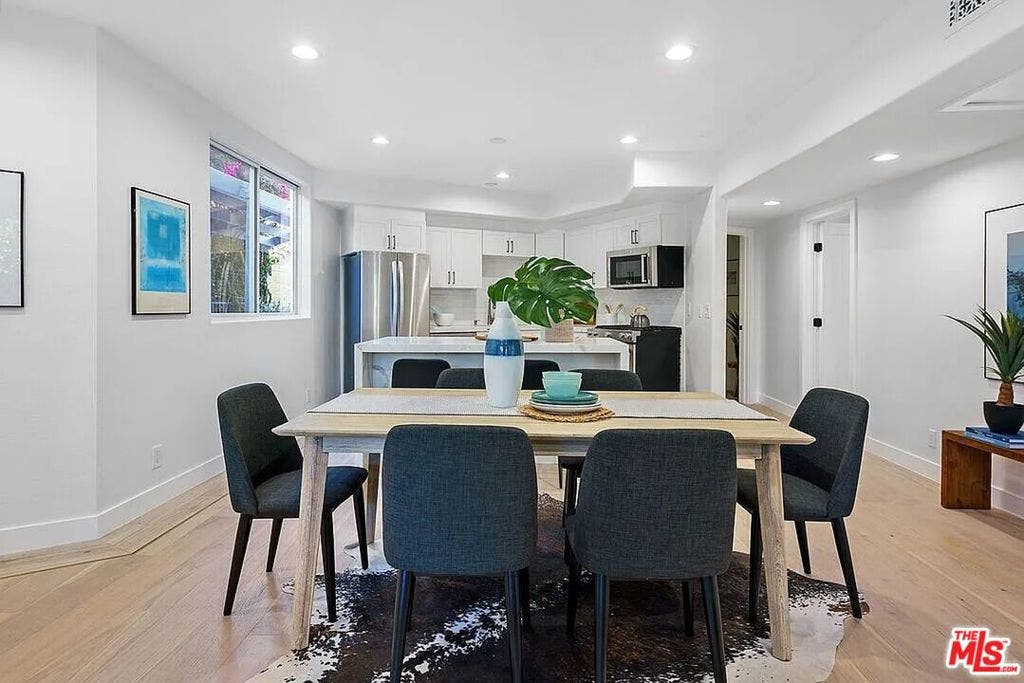842 11th Street, Santa Monica, CA 90403 842 11th Street, Santa Monica, CA 90403