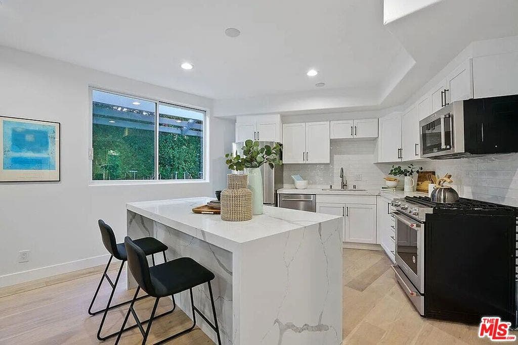 842 11th Street, Santa Monica, CA 90403 842 11th Street, Santa Monica, CA 90403