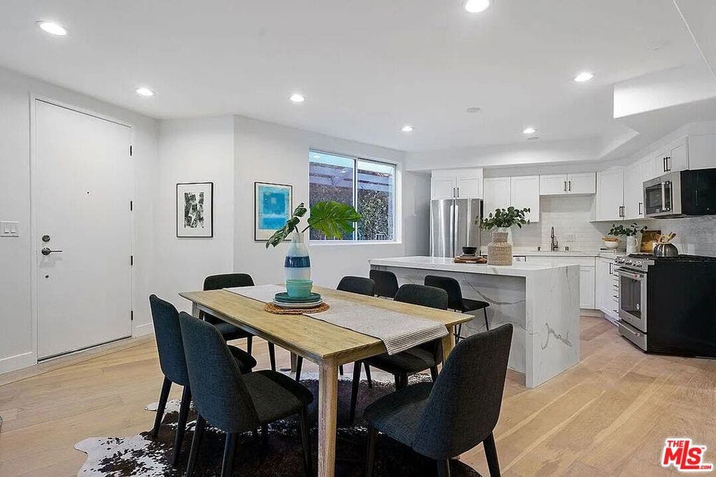 842 11th Street, Santa Monica, CA 90403 842 11th Street, Santa Monica, CA 90403