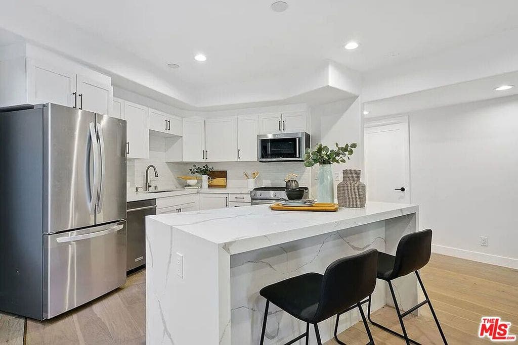 842 11th Street, Santa Monica, CA 90403 842 11th Street, Santa Monica, CA 90403