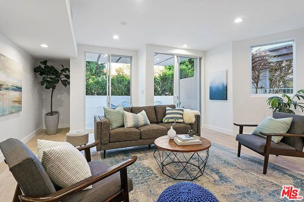 842 11th Street, Santa Monica, CA 90403 842 11th Street, Santa Monica, CA 90403