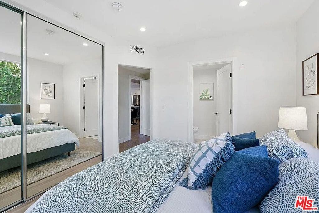 842 11th Street, Santa Monica, CA 90403 842 11th Street, Santa Monica, CA 90403