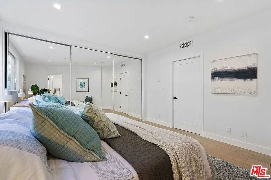 842 11th Street, Santa Monica, CA 90403 842 11th Street, Santa Monica, CA 90403