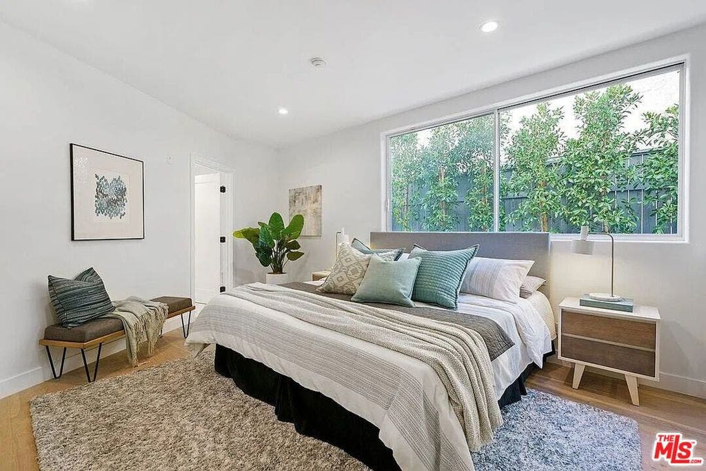 842 11th Street, Santa Monica, CA 90403 842 11th Street, Santa Monica, CA 90403