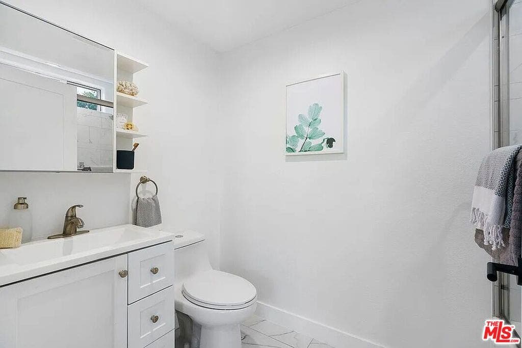 842 11th Street, Santa Monica, CA 90403 842 11th Street, Santa Monica, CA 90403