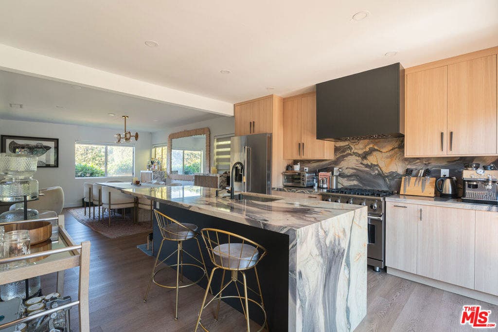 12956 Walsh Avenue, Los Angeles, CA 90066 12956 Walsh Avenue, Los Angeles, CA 90066